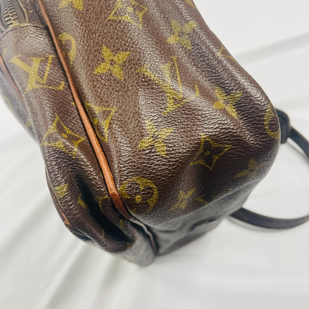 LOUIS VUITTON Monogram Migrateur Shoulder bag 201