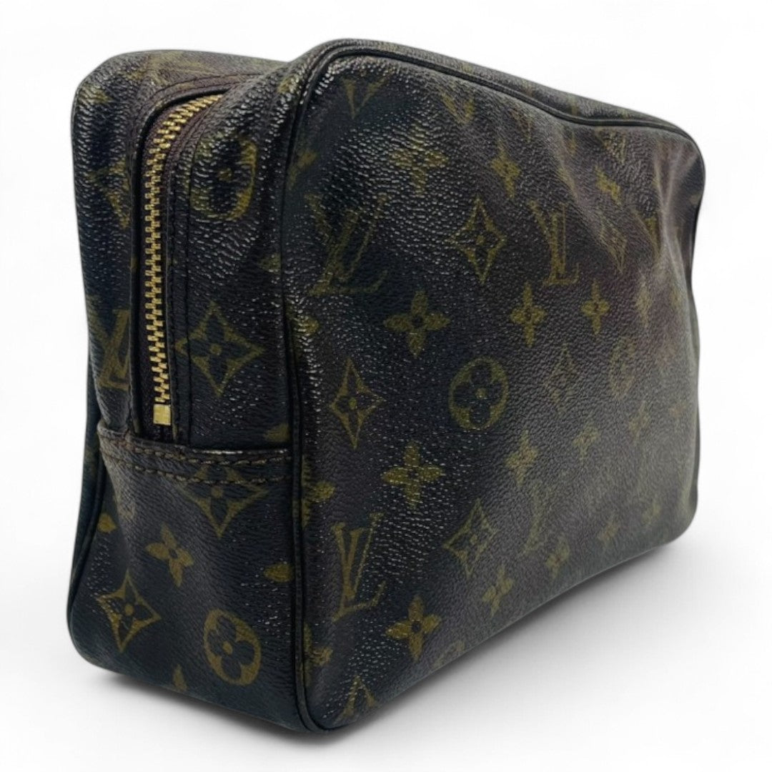 LOUIS VUITTON Monogram Toiletry Pouch 28 M47522
