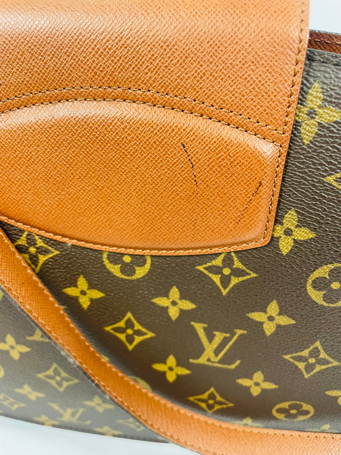 LOIUS VUITTON Monogram Courcelles Shoulder Bag M51375