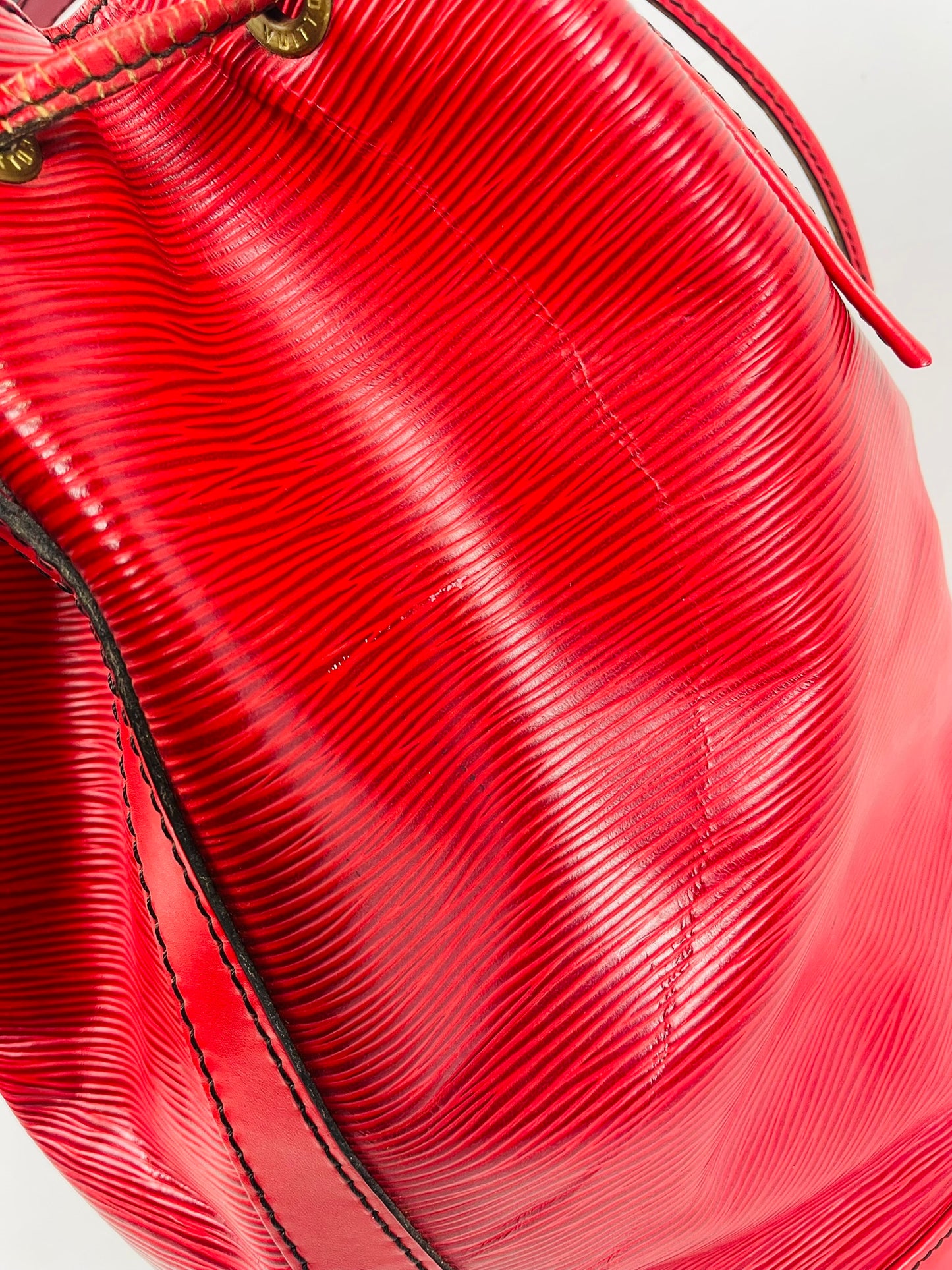 LOUIS VUITTON Epi Noe Red Shoulder Bag M44009