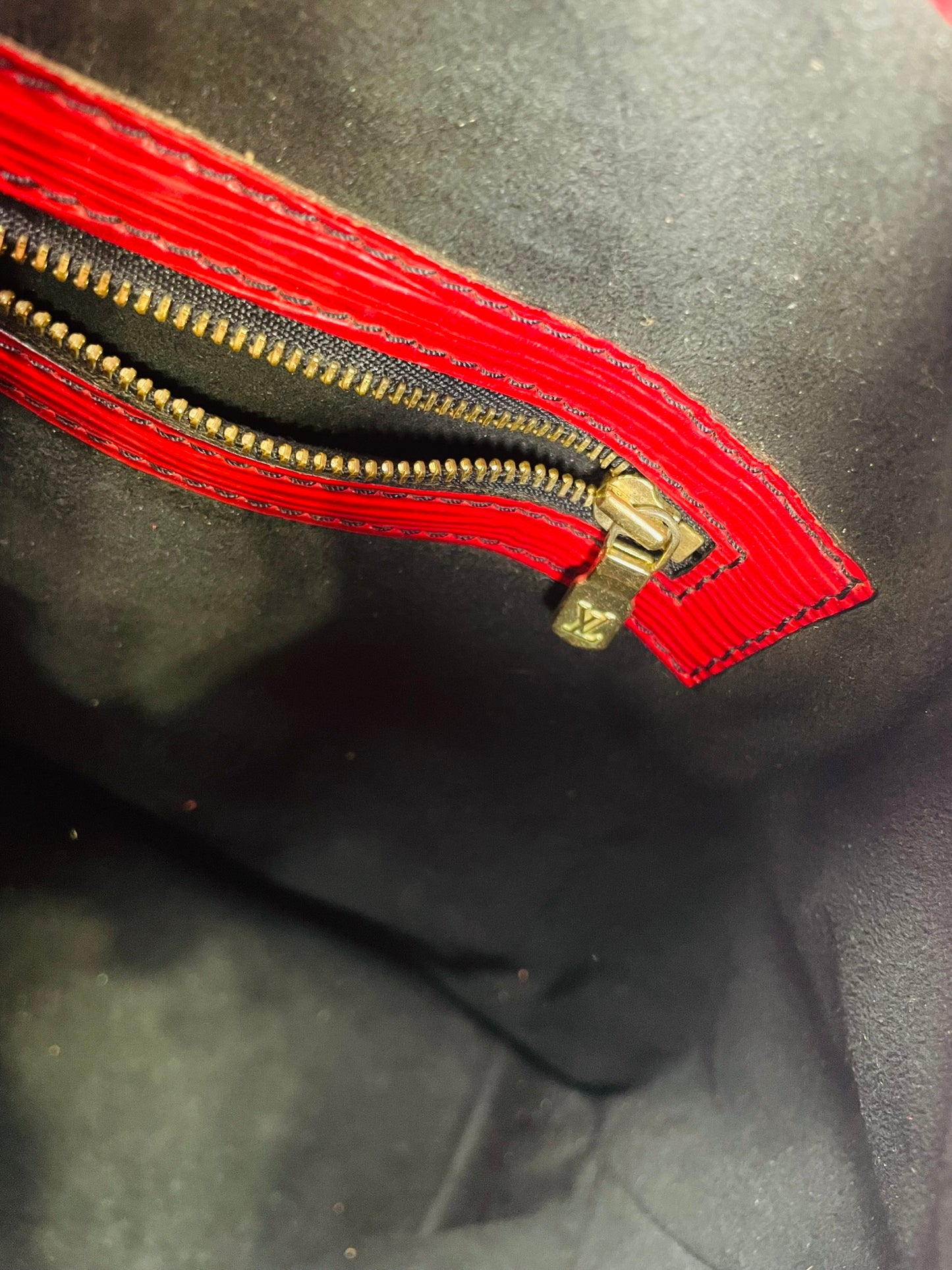 LOUIS VUITTON Epi Noe Red Shoulder Bag M44009