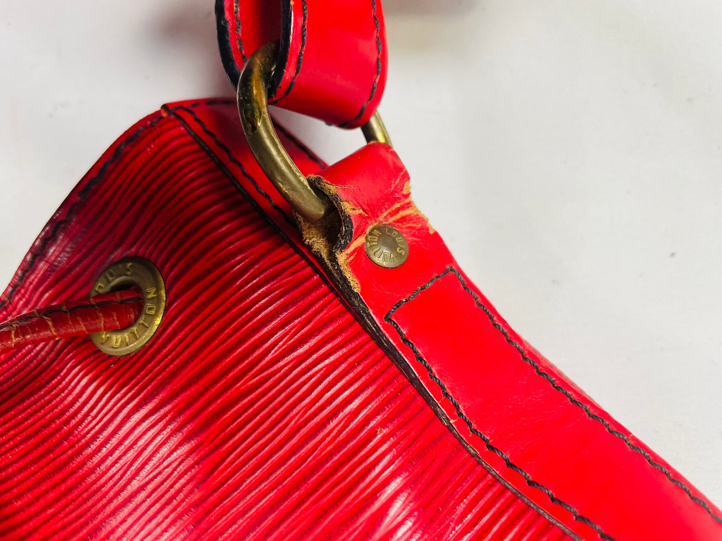 LOUIS VUITTON Epi Noe Red Shoulder Bag M44009
