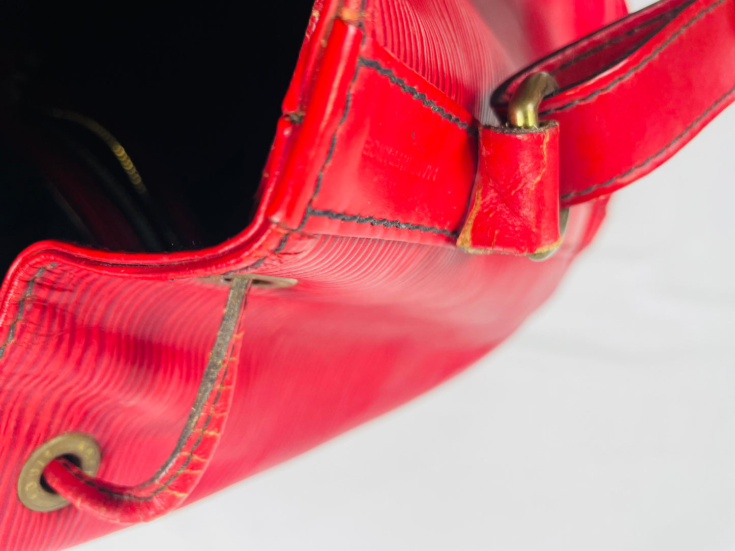 LOUIS VUITTON Epi Noe Red Shoulder Bag M44009