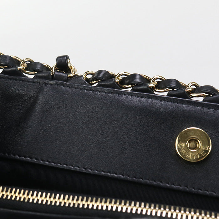 CHANEL Chainshoulder bag lambskin Women
