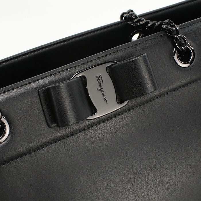 FERRAGAMO Chain Vala 21 H500 Tote bag Calfskin Women