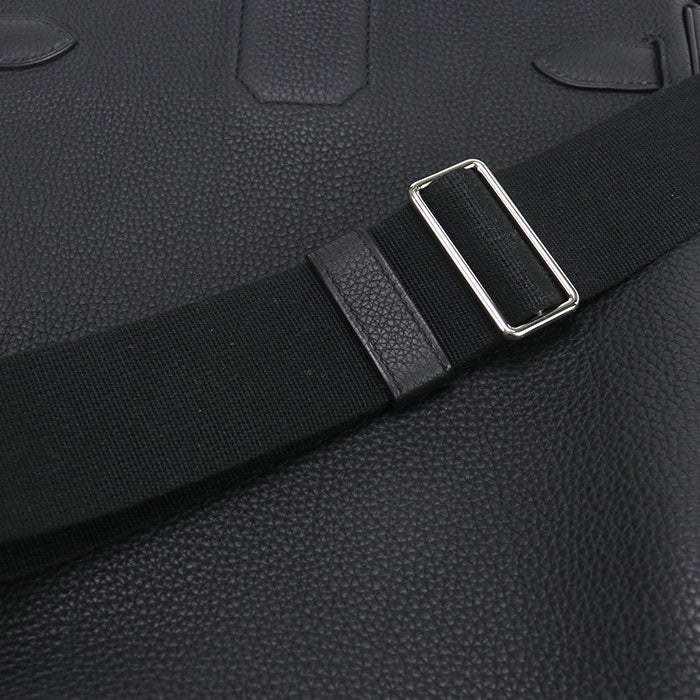 HERMES Akkad GM body bag Togo Unisex