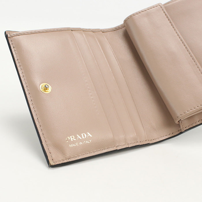 PRADA Leather wallet PR88389 Folded wallet leather / Leather wallet Women
