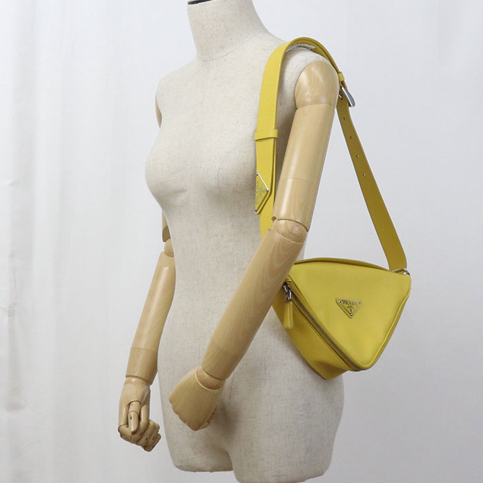 PRADA Triangle PR92636 Shoulder bag leather / Shoulder bag Unisex